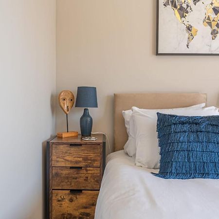 Superb One Bedroom Apartment In Coventry Cv1 *New* Екстер'єр фото
