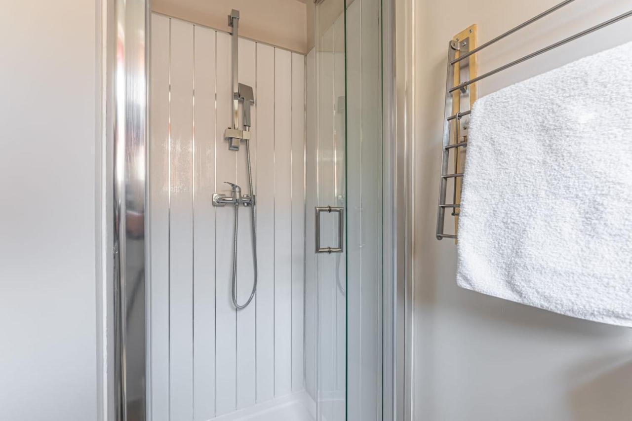 Superb One Bedroom Apartment In Coventry Cv1 *New* Екстер'єр фото